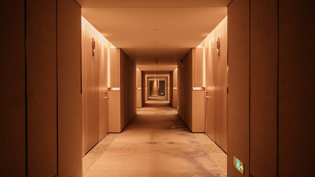 Hotel carpet cleaning in Singapore: what a service contract should actually cover